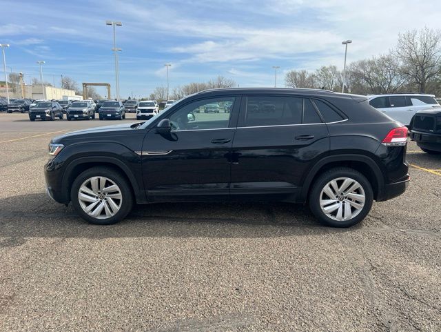 2020 Deep Black Volkswagen Atlas Cross Sport 2.0T SE w/Technology AWD SUV