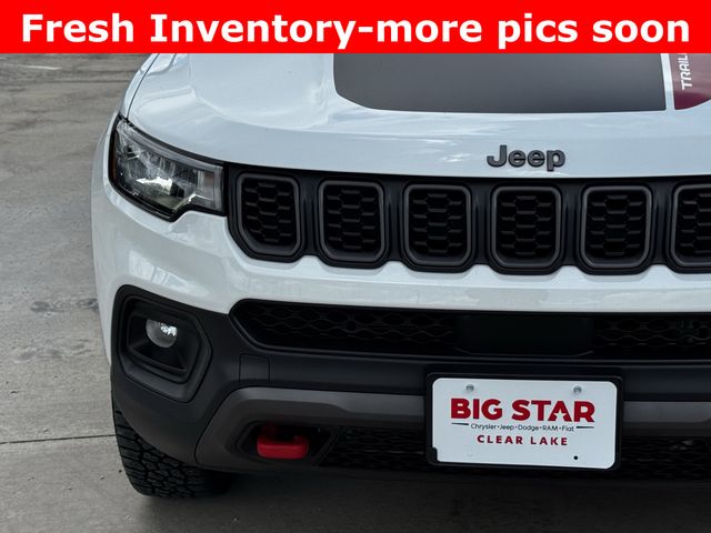 2025 Jeep Compass Trailhawk White at Legacy Ford