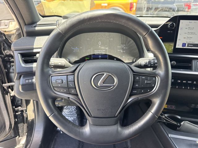 2025 Lexus UX - $37,998