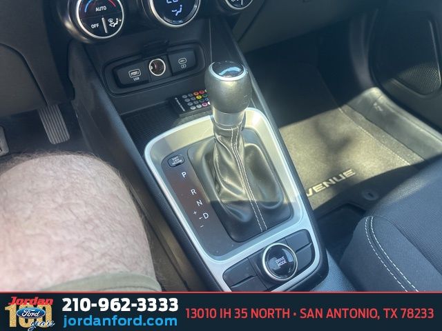 Used Car 2023 Hyundai Venue  Sel For Sale Under $20,000 In San Antonio, Texas