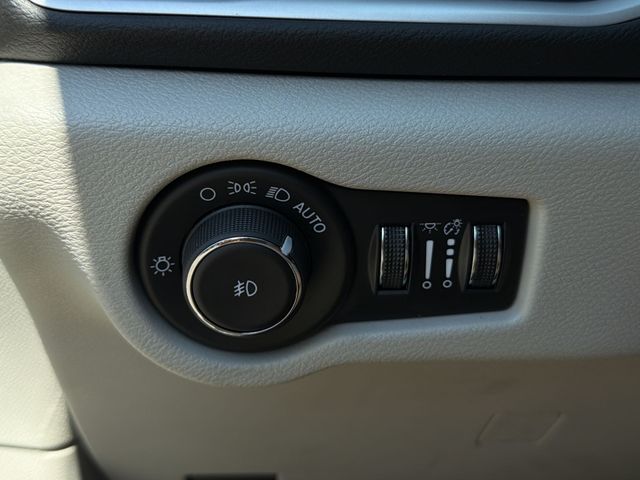 Used 2024 Black Chrysler Touring L image 32