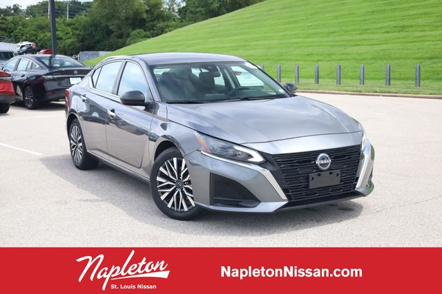Gray (Gun Metallic) 2025 Nissan Altima Sedan Front-Wheel Drive Continuously Variable Transmission