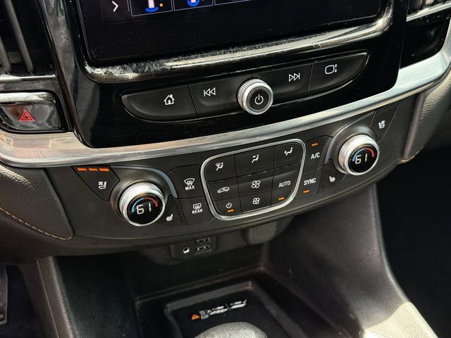 2021 Chevrolet Traverse Premier Silver at Community Honda