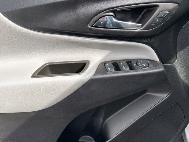 2023 Chevrolet Equinox LS photo