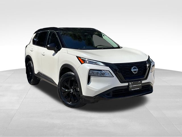 Pearl White Tricoat/Super Black 2023 Nissan Rogue SV AWD SUV / Crossover All-Wheel Drive Continuously Variable Transmission