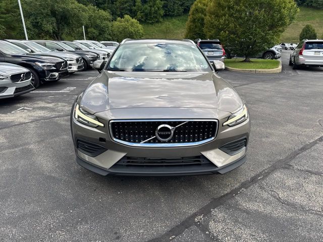 Used 2020  Volvo T5 image 8