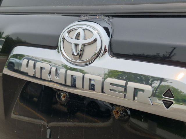 2017 Toyota 4Runner - Image 10