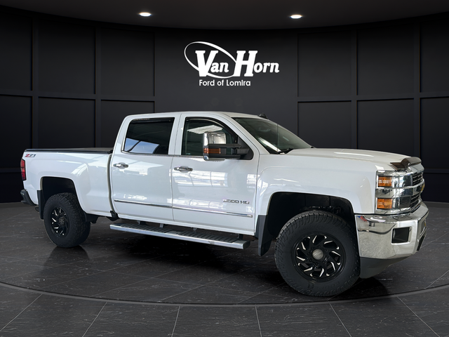 Summit White 2017 Chevrolet Silverado 2500HD LTZ Crew Cab 4WD Pickup Truck Four-Wheel Drive 6-Speed Automatic Overdrive