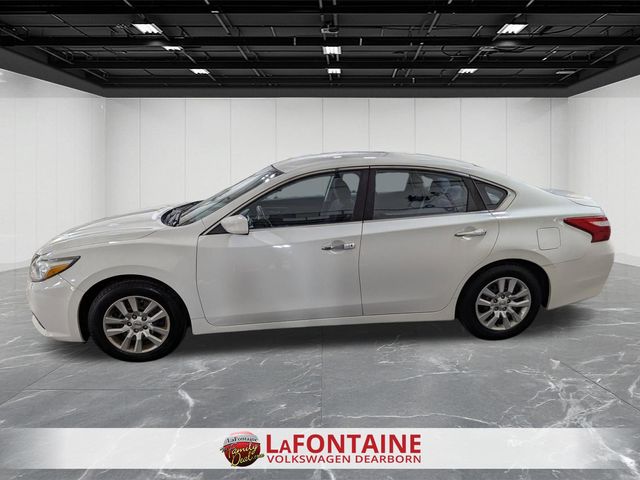 Used 2016 Nissan Altima S with VIN 1N4AL3AP6GN361664 for sale in Dearborn, MI