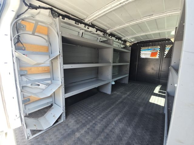 2022 GMC Savana 2500 Work Van:C02606