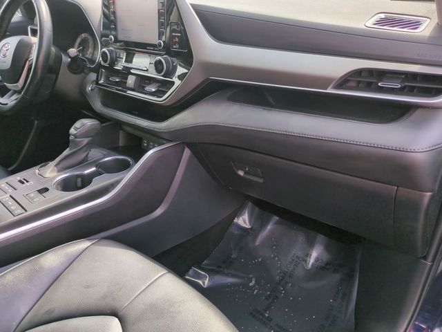 used 2022 Toyota Highlander car, priced at $32,771
