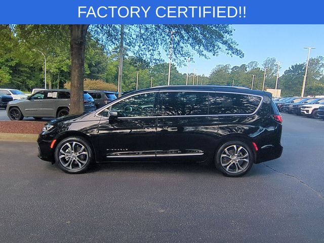 Used 2025 Black Chrysler Pinnacle image 2