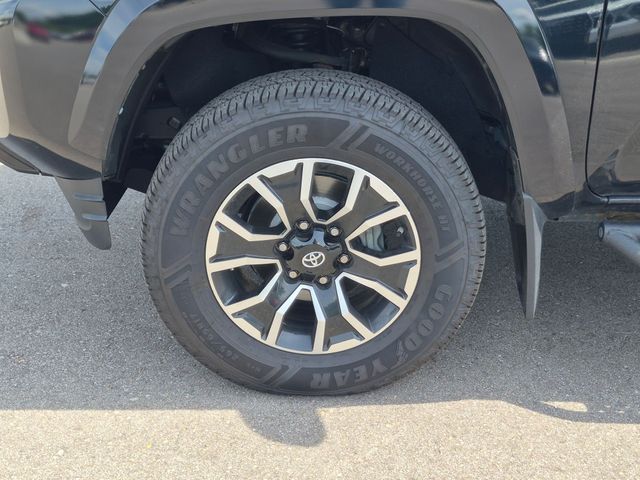 2020 Toyota Tacoma - Image 28