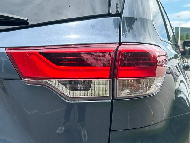used 2019 Toyota Highlander car, priced at $24,059