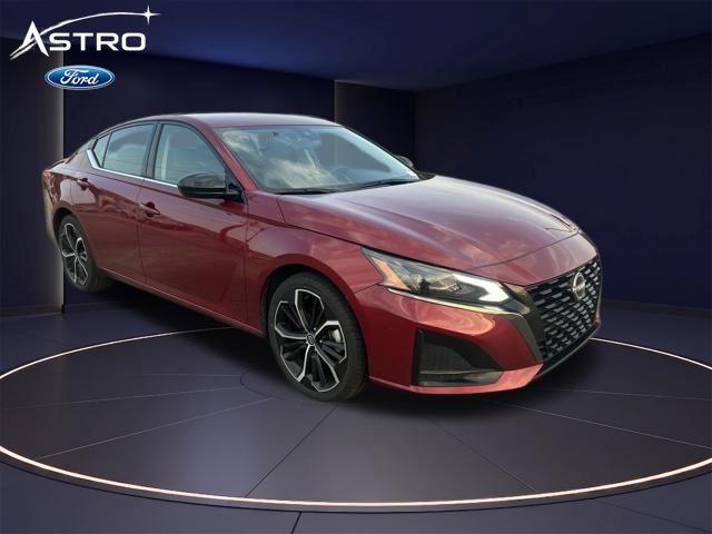 2024 Nissan Altima 2.5 SR FWD   