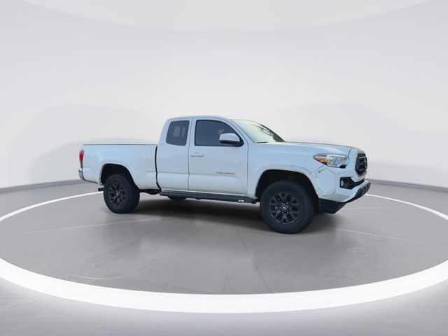 Used 2020 White Toyota SR5 image 2
