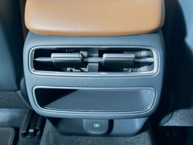 Thumbnail: 2026 Genesis GV70 - 18