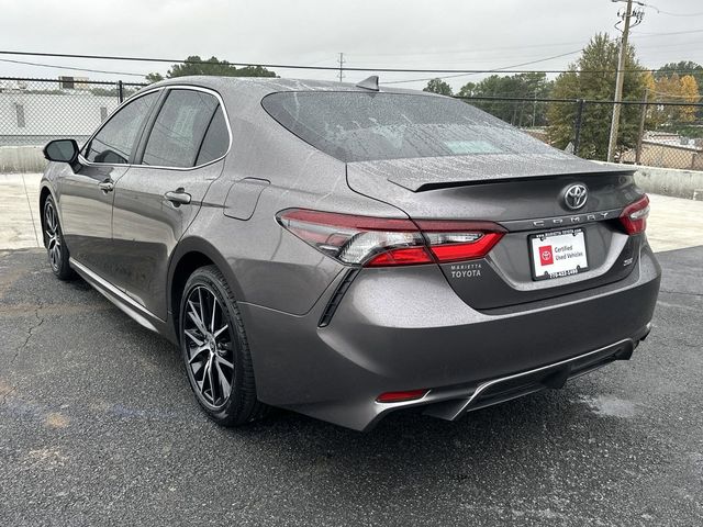 2021 Toyota Camry SE 24