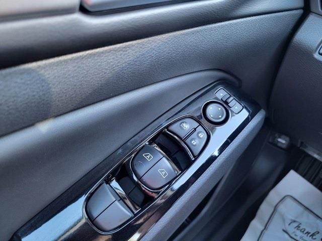 New 2025 White Nissan 2.5 SR image 27