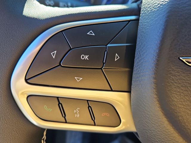 New 2026 White Chrysler Select image 21