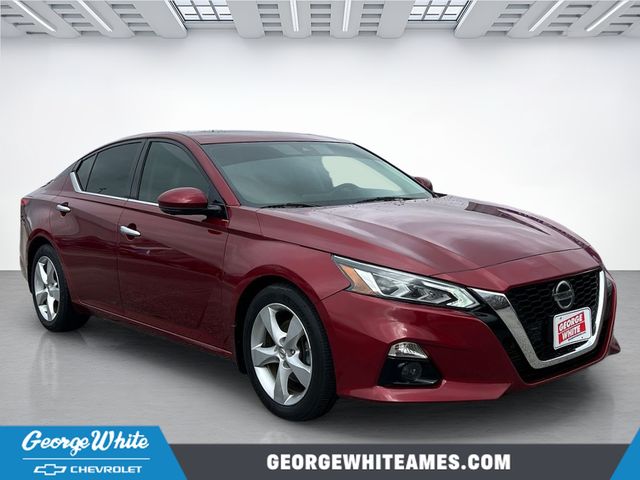 Red (Scarlet Ember Tintcoat) 2019 Nissan Altima 2.0 Platinum FWD Sedan Front-Wheel Drive Continuously Variable Transmission