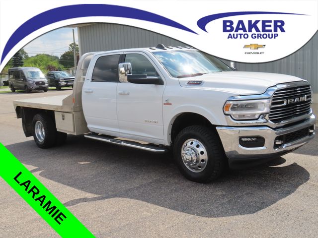 Bright White Clearcoat 2022 RAM 3500 Chassis Pickup Truck Four-Wheel Drive 6-Speed Automatic