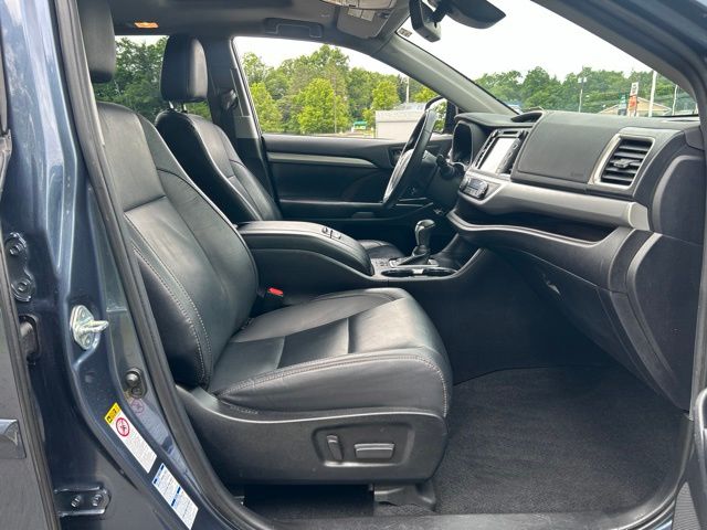 used 2019 Toyota Highlander car, priced at $24,059