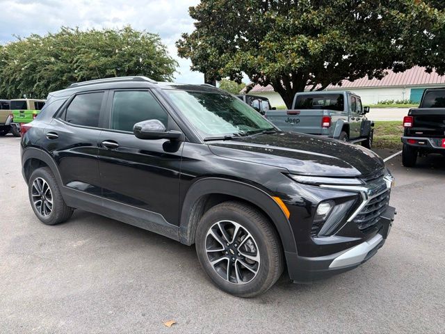 Mosaic Black Metallic 2025 Chevrolet Trailblazer SUV / Crossover Four-Wheel Drive 9-Speed Automatic
