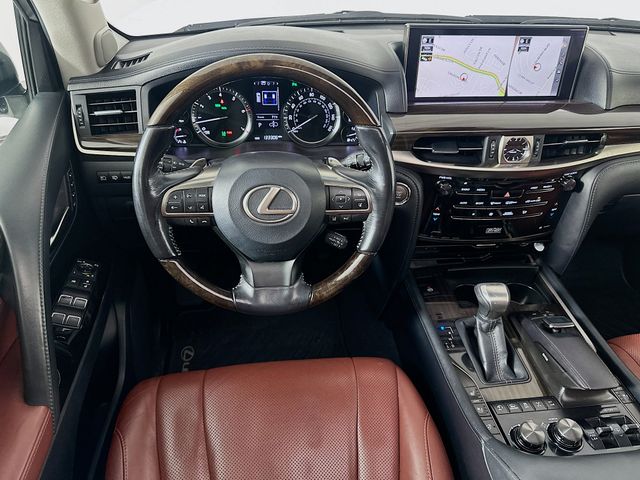 2016 Lexus LX 570 24