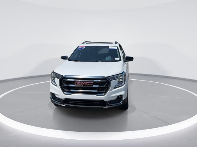 Used 2022 White GMC AT4 image 2