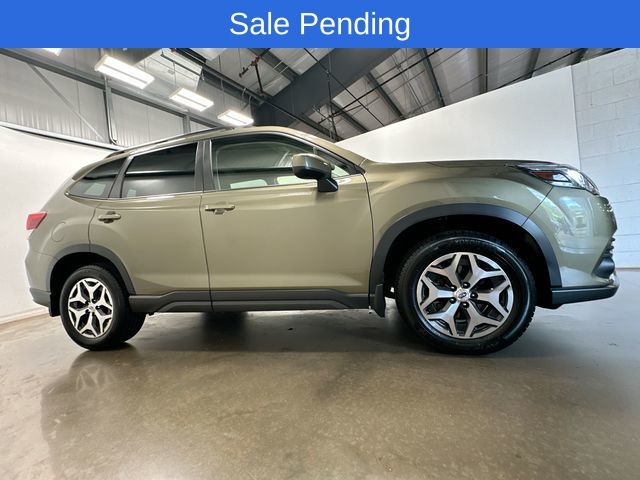 2022 Subaru Forester Premium Brown at Honda North