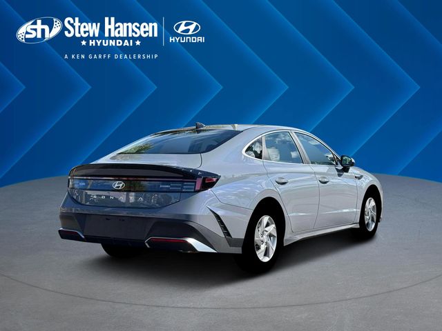New 2026 Blue Hyundai SE image 8