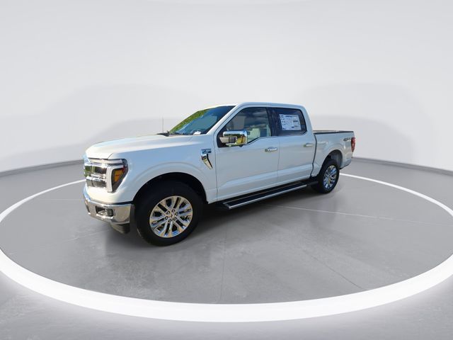 New 2026 Star White Metallic Tri-Coat Ford Lariat® image 4