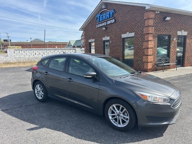 2017 Ford Focus SE Hatchback