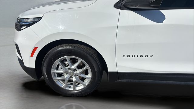 Used 2022 White Chevrolet LS image 32