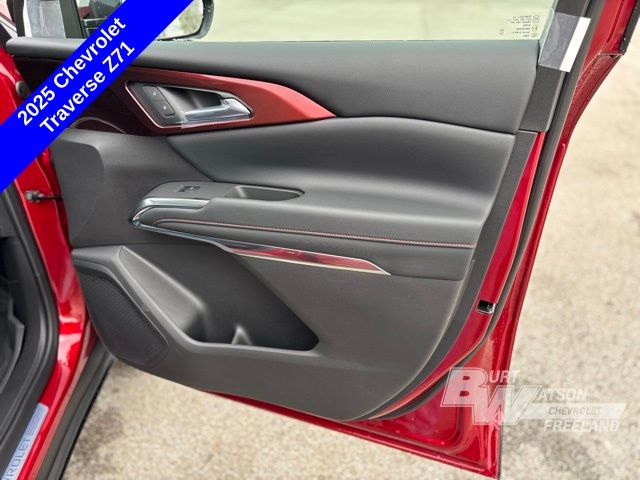 2025 Chevrolet Traverse Z71 photo