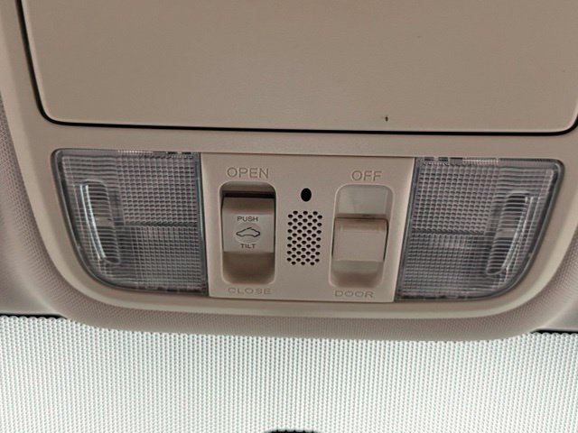 Used 2014  Honda EX-L image 24