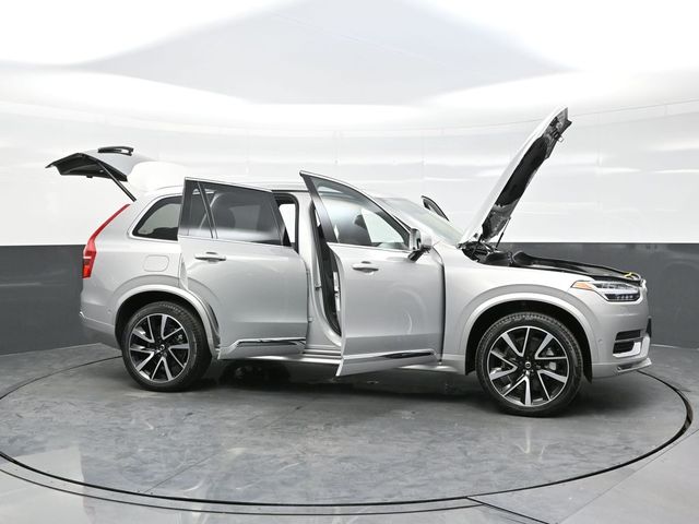 2024 Volvo XC90 B5 Plus photo