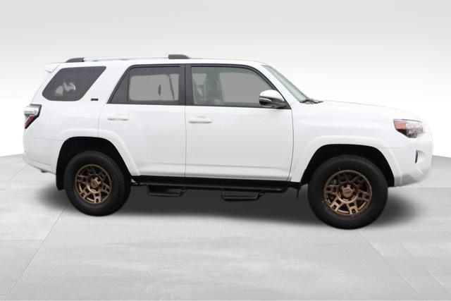 2022 Toyota 4Runner SR5 Premium 19