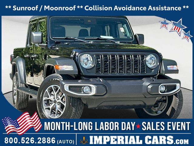 Black Clearcoat 2025 Jeep Gladiator Pickup Truck Four-Wheel Drive 8-Speed Automatic