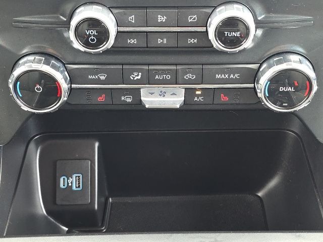 2022 Ford F-150 XLT:B02060