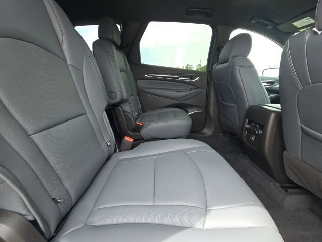 2023 Buick Enclave Essence:C02678
