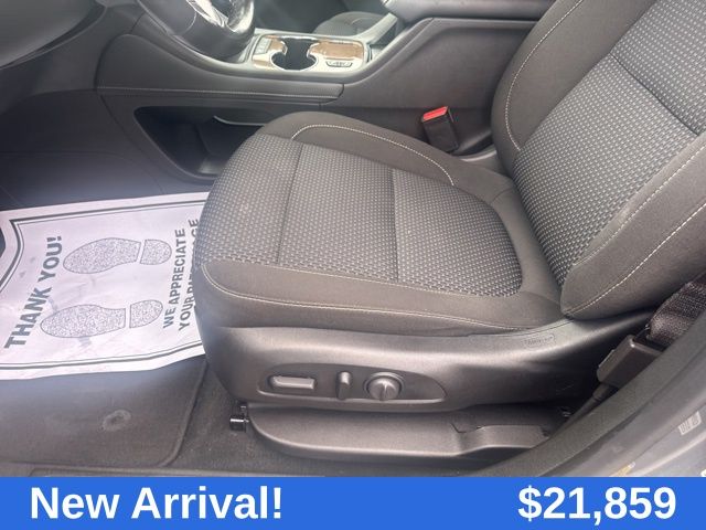 2020 GMC Acadia SLE photo