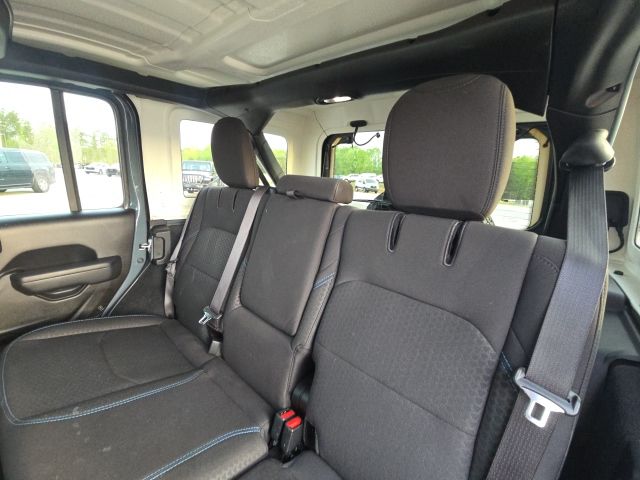 2025 Jeep Wrangler Rubicon 4xe:B02249