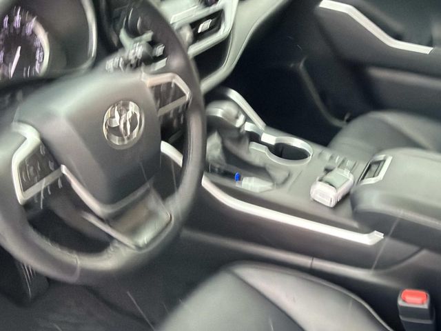 Used 2023 Toyota Highlander SUV