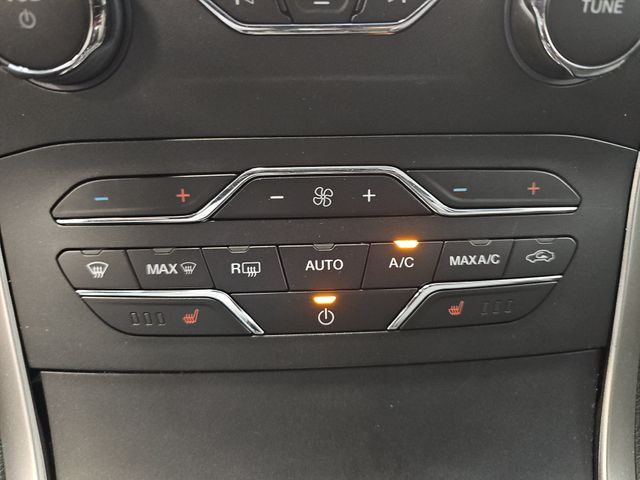 Used 2017 Blue Ford SEL image 25