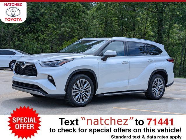 White (Blizzard Pearl) 2021 Toyota Highlander Platinum FWD SUV / Crossover Front-Wheel Drive 8-Speed Automatic