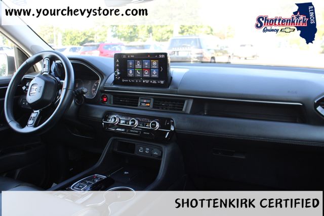 Used 2025 Honda Pilot SUV