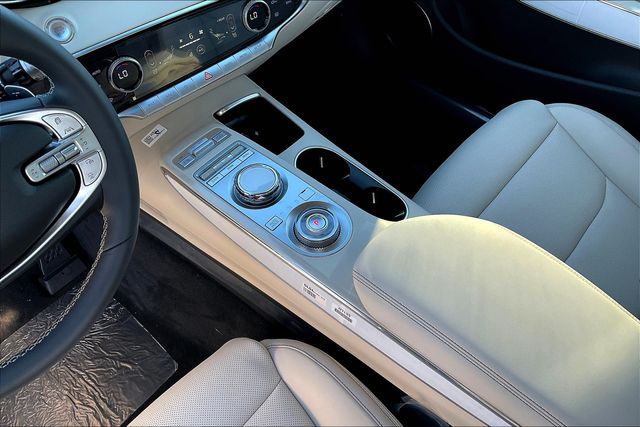 2025 Genesis GV70 2.5T Select photo