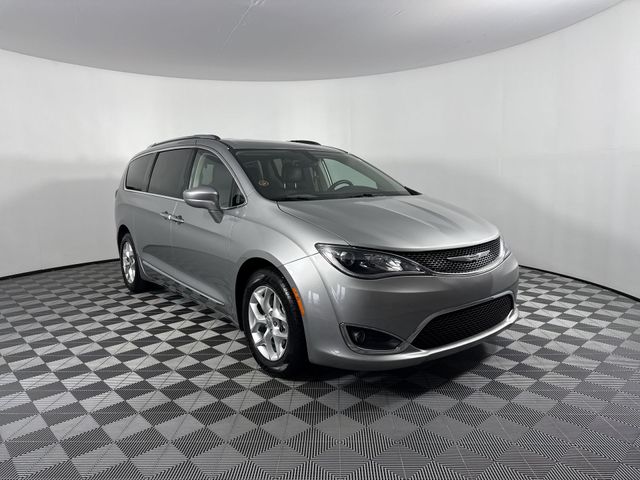 Used 2017 Chrysler Pacifica For Sale in Indianapolis, IN